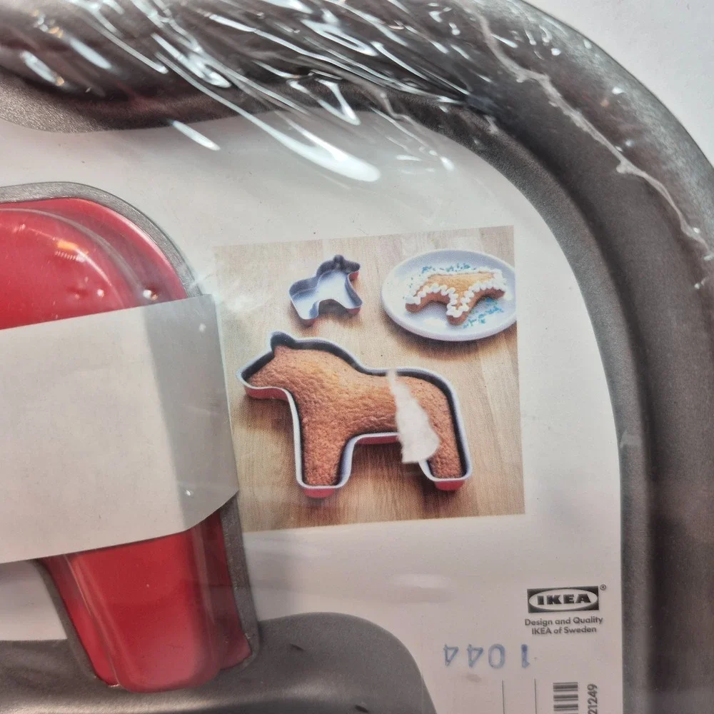 IKEA Drommar Swedish Red Horse Set of 2 Cake Pans 24 oz and  2.5 oz NEW Sealed